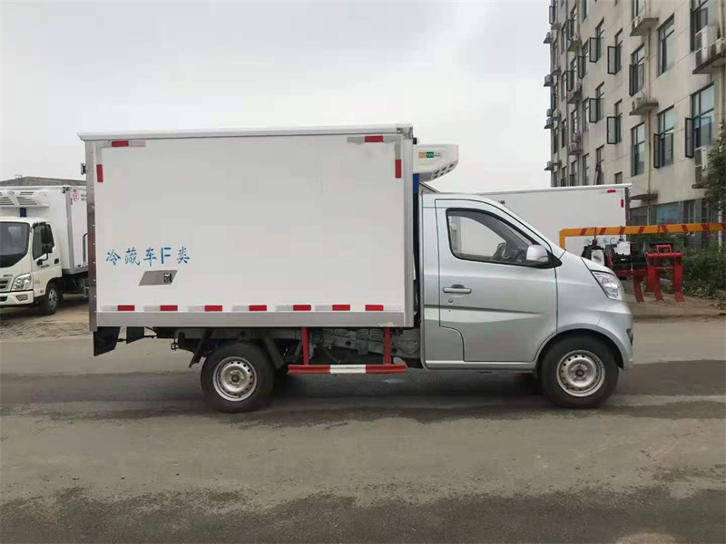 國(guó)六 長(zhǎng)安2.68米單輪小型冷藏車(chē)